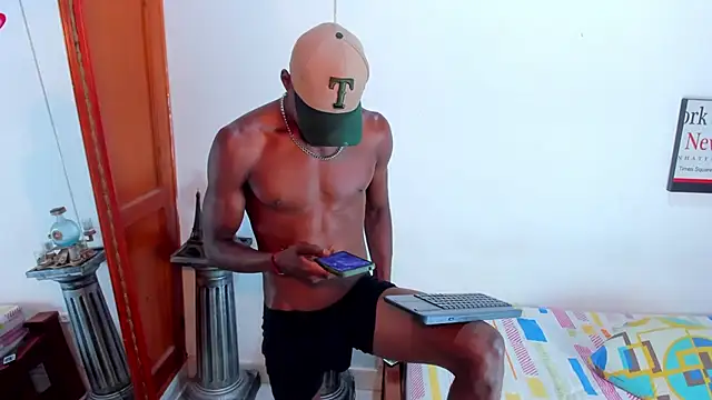 Snapshot of Darick_brown chatting on 01-29-25, 04:30 Darick brown online show from 01-29-25, 04:30