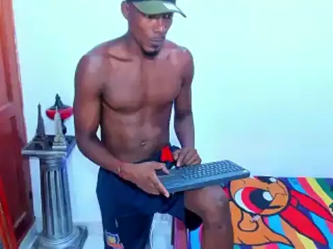 Snapshot of Darick_brown chatting on 02-08-25, 04:04 Darick brown online show from 02-08-25, 04:04