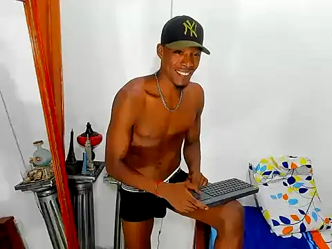 Snapshot of Darick_brown chatting on 03-17-25, 03:36 Darick brown online show from 03-17-25, 03:36