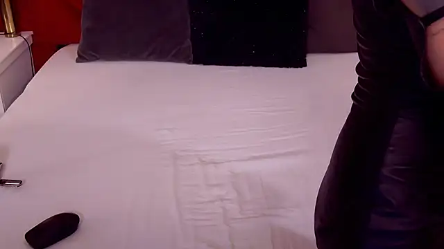 MinnieDrew online show from 01-22-25, 08:06