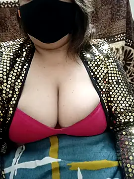 Snapshot of Naughty-Trisha chatting on 02-13-25, 04:07 Naughty-Trisha online show from 02-13-25, 04:07