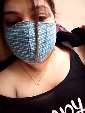 Snapshot of Naughty-Trisha chatting on 12-15-25, 07:23 Naughty-Trisha online show from 12-15-25, 07:23