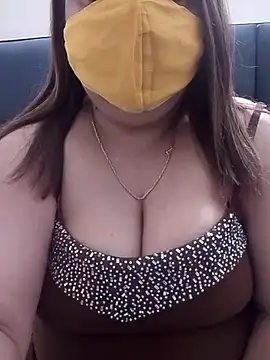 Snapshot of Naughty-Trisha chatting on 02-17-26, 04:35 Naughty-Trisha online show from 02-17-26, 04:35