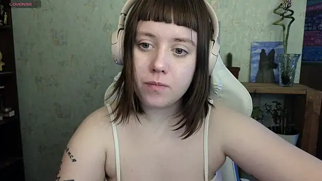 Snapshot of June_shy0 chatting on 01-27-25, 08:29 June shy0 online show from 01-27-25, 08:29