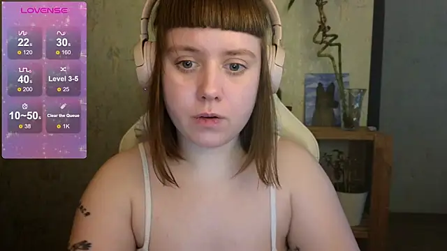 Snapshot of June_shy0 chatting on 02-01-25, 07:47 June shy0 online show from 02-01-25, 07:47