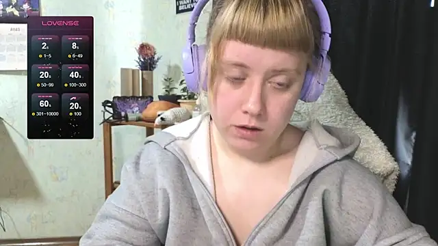 Snapshot of June_shy0 chatting on 10-04-25, 08:12 June shy0 online show from 10-04-25, 08:12