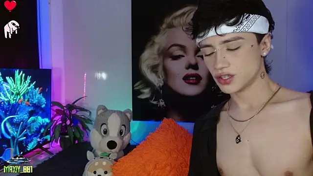 maxiy 001 online show from 01-23-25, 04:52