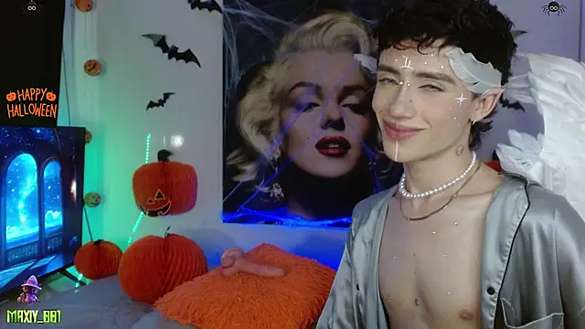 maxiy 001 online show from 10-26-25, 06:41