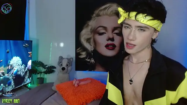 maxiy 001 online show from 11-21-25, 06:34