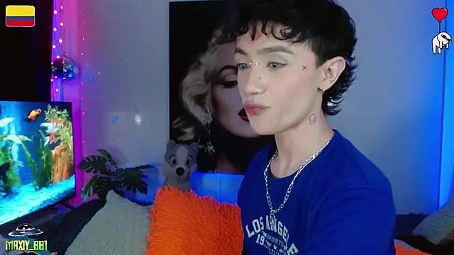 Snapshot of maxiy_001 chatting on 07-27-26, 03:13 maxiy 001 online show from 07-27-26, 03:13