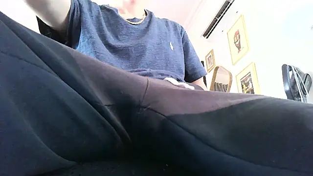 Snapshot of Bigone_uncut chatting on 01-10-26, 10:39 Bigone uncut online show from 01-10-26, 10:39