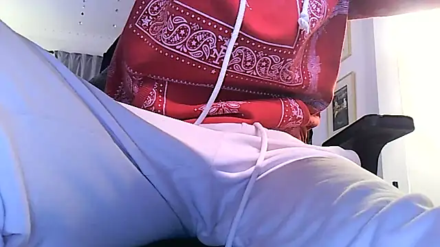 Snapshot of Bigone_uncut chatting on 02-21-26, 04:24 Bigone uncut online show from 02-21-26, 04:24