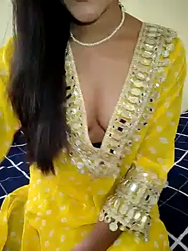 Snapshot of Meenakshi_ chatting on 11-17-25, 02:06 Meenakshi online show from 11-17-25, 02:06