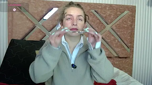 Snapshot of _isaabellaa chatting on 05-22-26, 12:44 isaabellaa online show from 05-22-26, 12:44