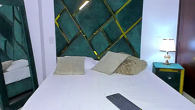 Criss Ariana online show from 02-24-25, 11:54