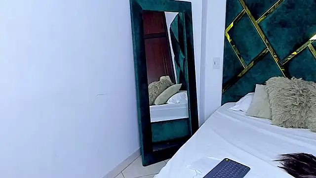 Criss Ariana online show from 02-25-25, 02:54