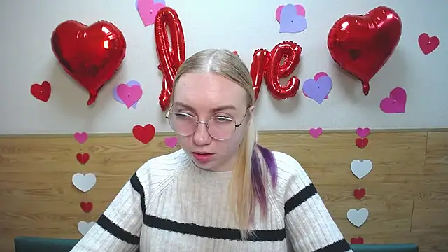 BeatriceFly online show from 01-26-25, 10:23