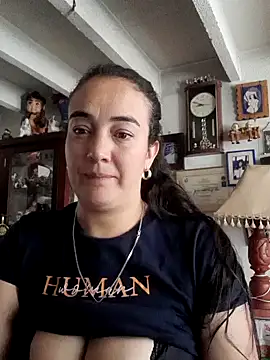 Snapshot of skayhot_ chatting on 01-21-25, 01:54 skayhot online show from 01-21-25, 01:54