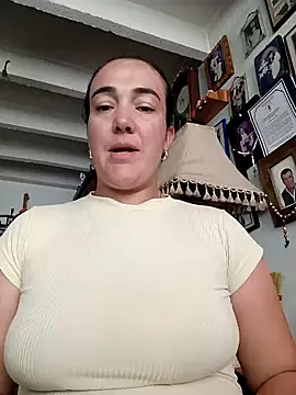 Snapshot of skayhot_ chatting on 02-05-25, 01:33 skayhot online show from 02-05-25, 01:33