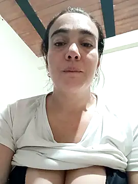 Snapshot of skayhot_ chatting on 02-20-25, 01:14 skayhot online show from 02-20-25, 01:14