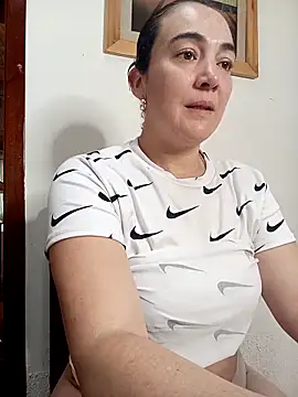 Snapshot of skayhot_ chatting on 03-19-25, 01:40 skayhot online show from 03-19-25, 01:40