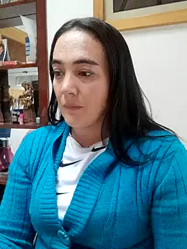Snapshot of skayhot_ chatting on 09-15-25, 01:00 skayhot online show from 09-15-25, 01:00