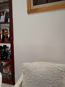 Snapshot of skayhot_ chatting on 10-20-25, 01:33 skayhot online show from 10-20-25, 01:33