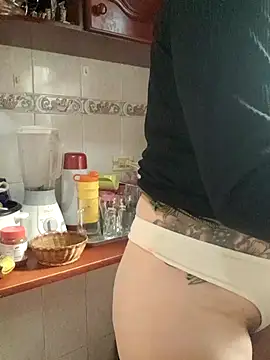 skayhot  online show from 10-30-25, 02:07