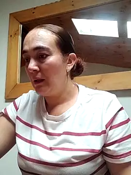 Snapshot of skayhot_ chatting on 05-14-26, 01:18 skayhot online show from 05-14-26, 01:18