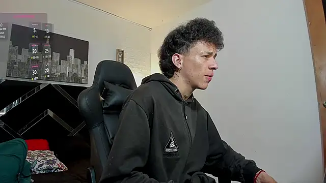 toyboys1 online show from 10-06-25, 02:53