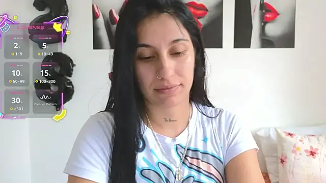 Snapshot of tammyandrade_ chatting on 02-16-26, 08:27 tammyandrade online show from 02-16-26, 08:27