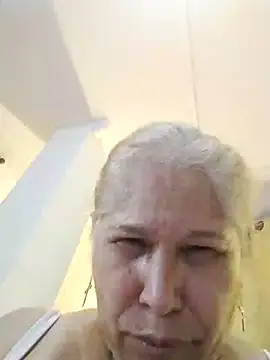 girl amada online show from 10-30-25, 05:24