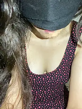 Snapshot of Chahrazad66 chatting on 09-13-25, 01:16 Chahrazad66 online show from 09-13-25, 01:16