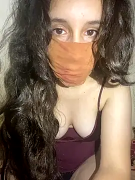 Snapshot of Chahrazad66 chatting on 11-12-25, 11:47 Chahrazad66 online show from 11-12-25, 11:47