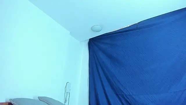 emiily15   online show from 12-16-24, 05:54