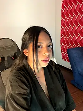 emiily15   online show from 11-18-25, 06:23