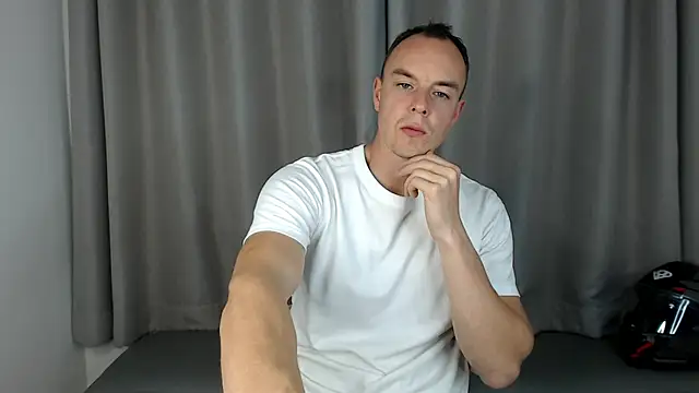 Snapshot of heilgarbest chatting on 12-05-25, 12:14 heilgarbest online show from 12-05-25, 12:14