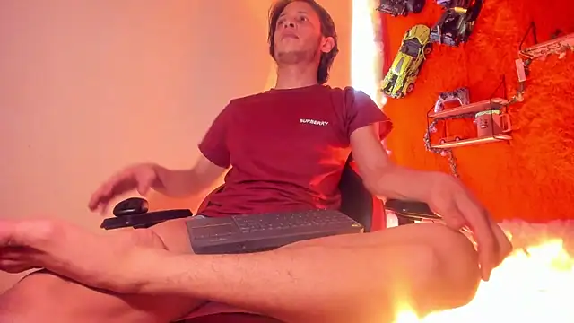 LilOwen  online show from 05-18-26, 05:52