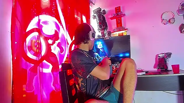 LilOwen  online show from 06-25-26, 07:40