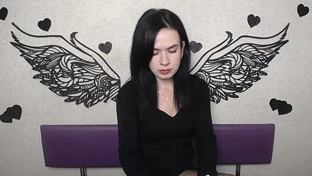 JasmineKouch online show from 10-09-25, 05:22