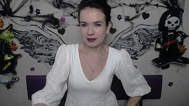 JasmineKouch online show from 10-26-25, 06:41