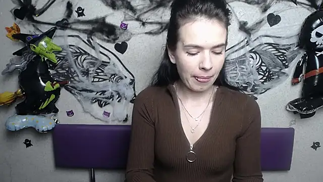 JasmineKouch online show from 11-08-25, 06:35