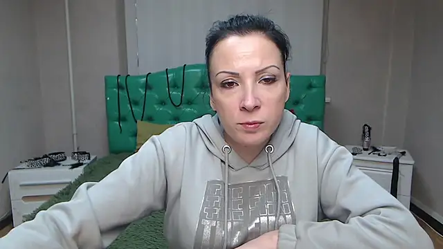 ElizabethSho online show from 02-09-25, 06:05