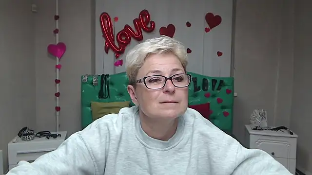 EmiliaGree online show from 09-29-25, 05:07