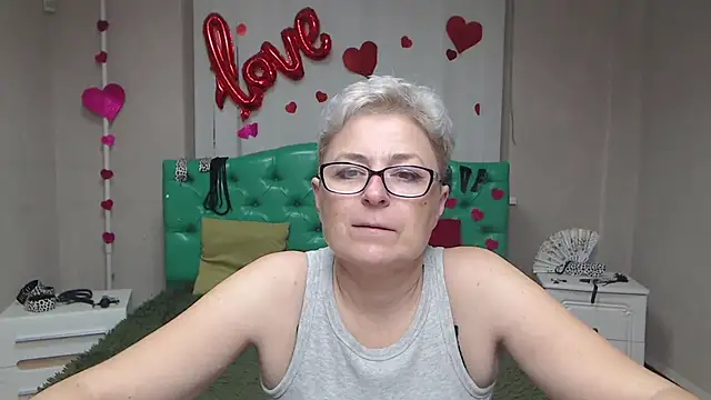 EmiliaGree online show from 10-15-25, 05:13