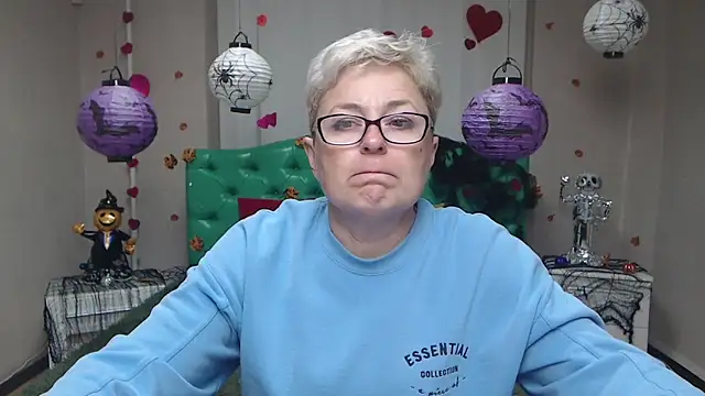 EmiliaGree online show from 10-24-25, 05:04