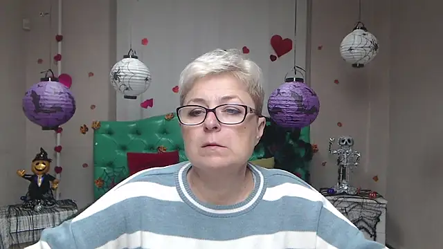 EmiliaGree online show from 10-26-25, 06:19