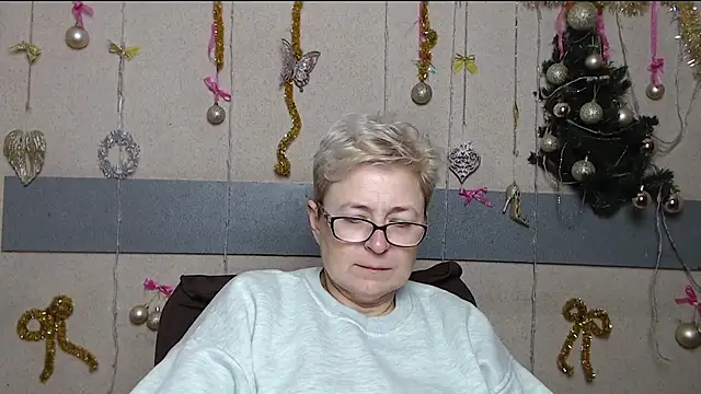 Snapshot of EmiliaGree chatting on 01-14-26, 06:13 EmiliaGree online show from 01-14-26, 06:13