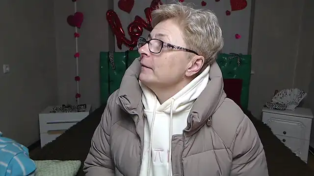 Snapshot of EmiliaGree chatting on 02-06-26, 06:22 EmiliaGree online show from 02-06-26, 06:22