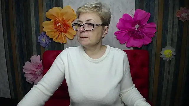 EmiliaGree online show from 04-11-26, 05:06